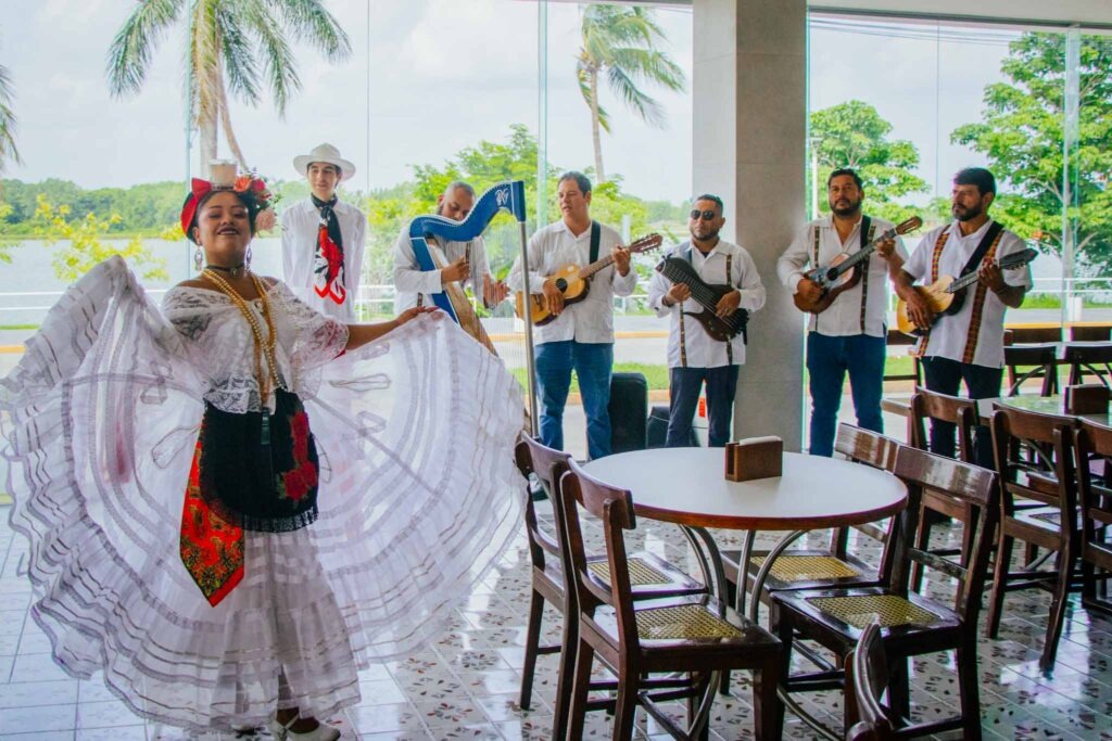 Lechero la-parroquia-tuxpan rio-tuxpan-la-parroquia.jpg