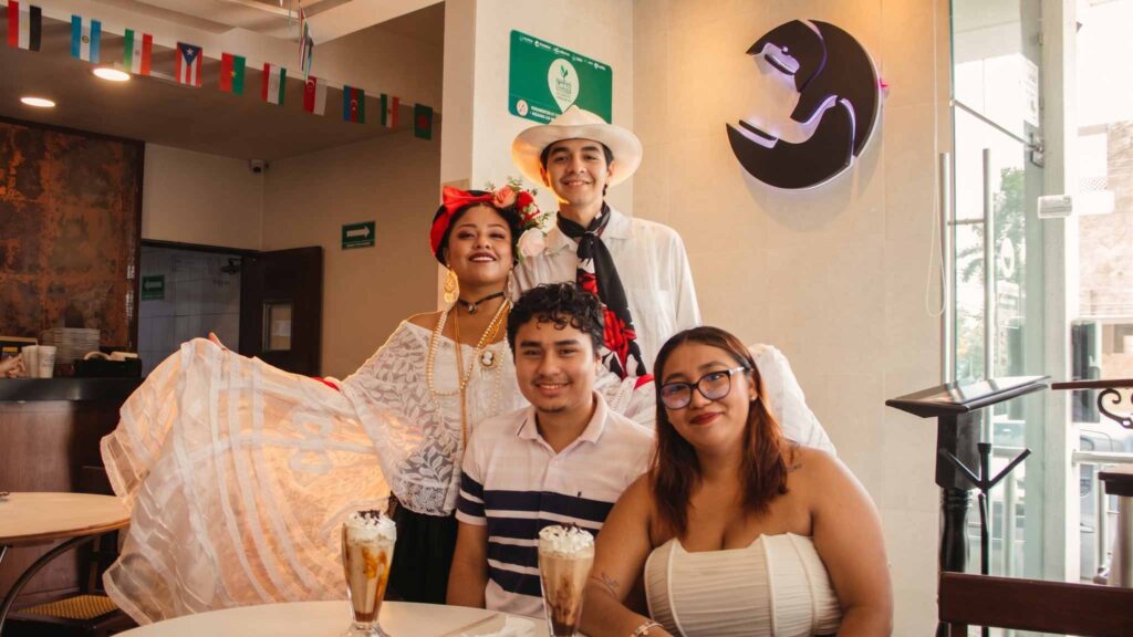 cafe-lechero-la-parroquia Tuxpan.jpg